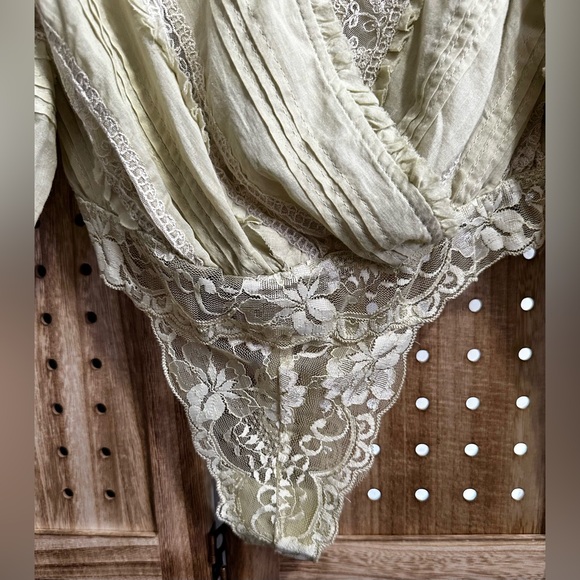 Free People Sage Mint Green Eloise Bodysuit Blouse Lace Pleated Balloon Sleeves - Picture 5 of 10